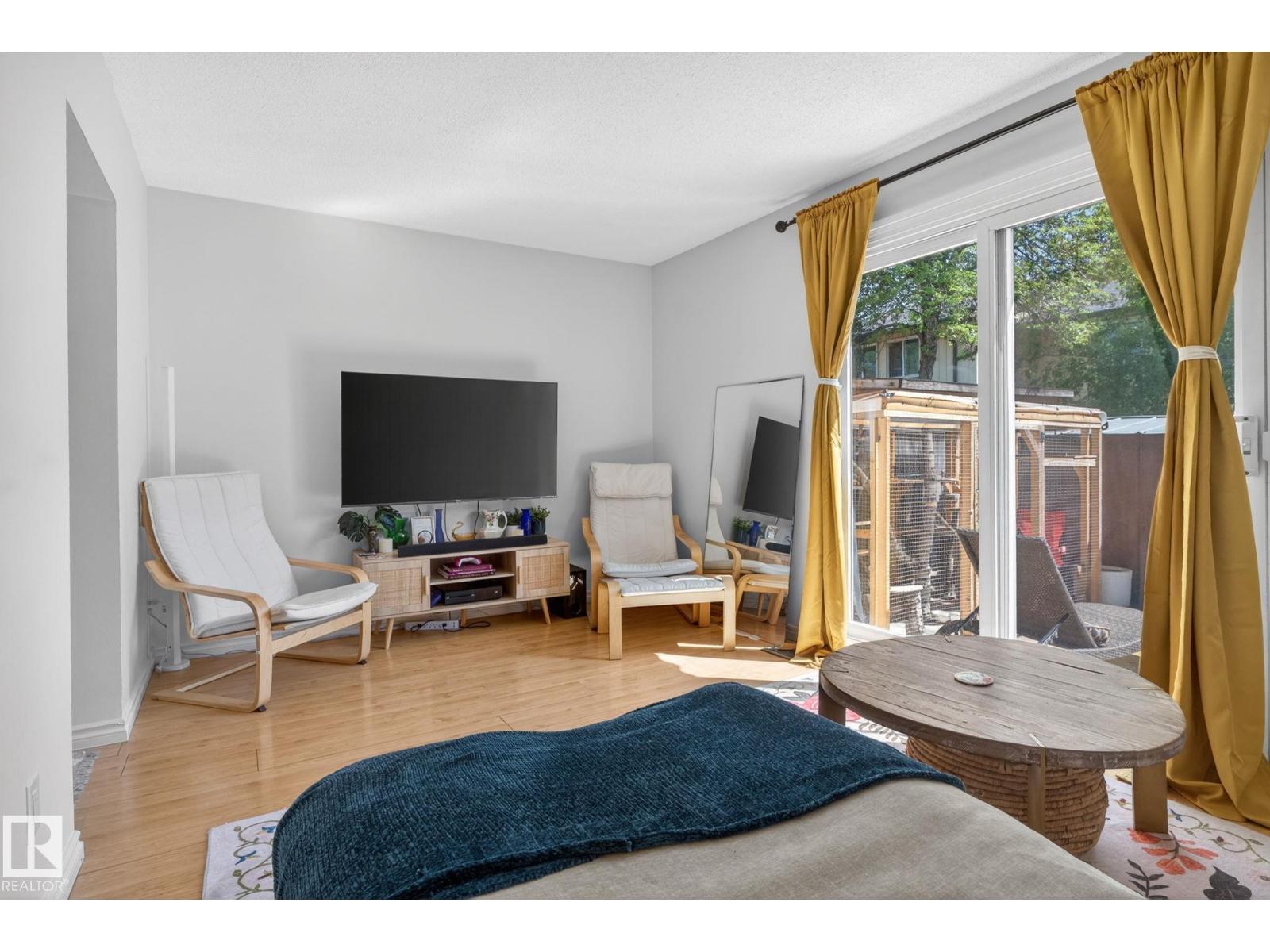 132 WOODSTOCK NW - 17