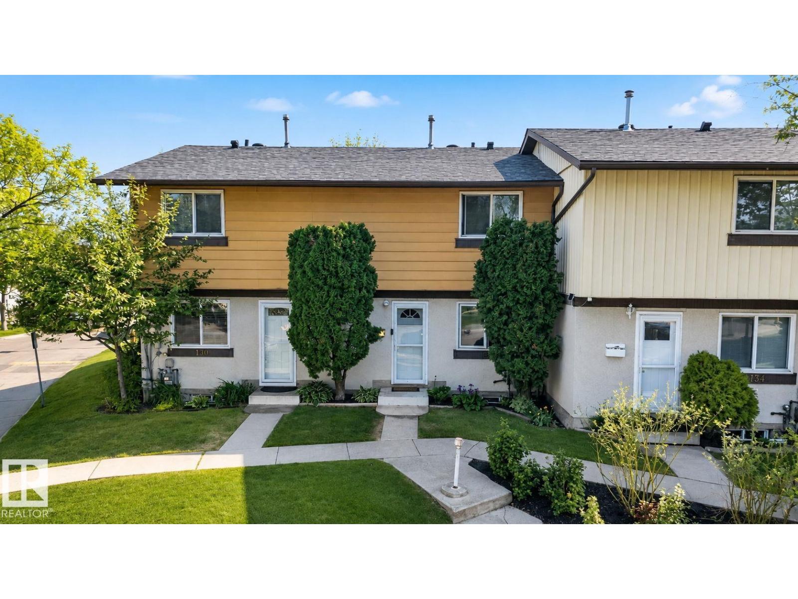 132 WOODSTOCK NW - 2
