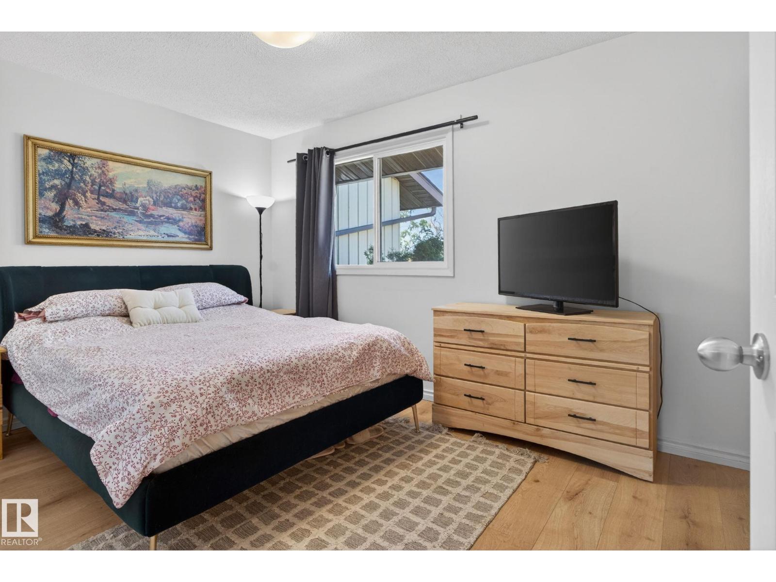 132 WOODSTOCK NW - 19
