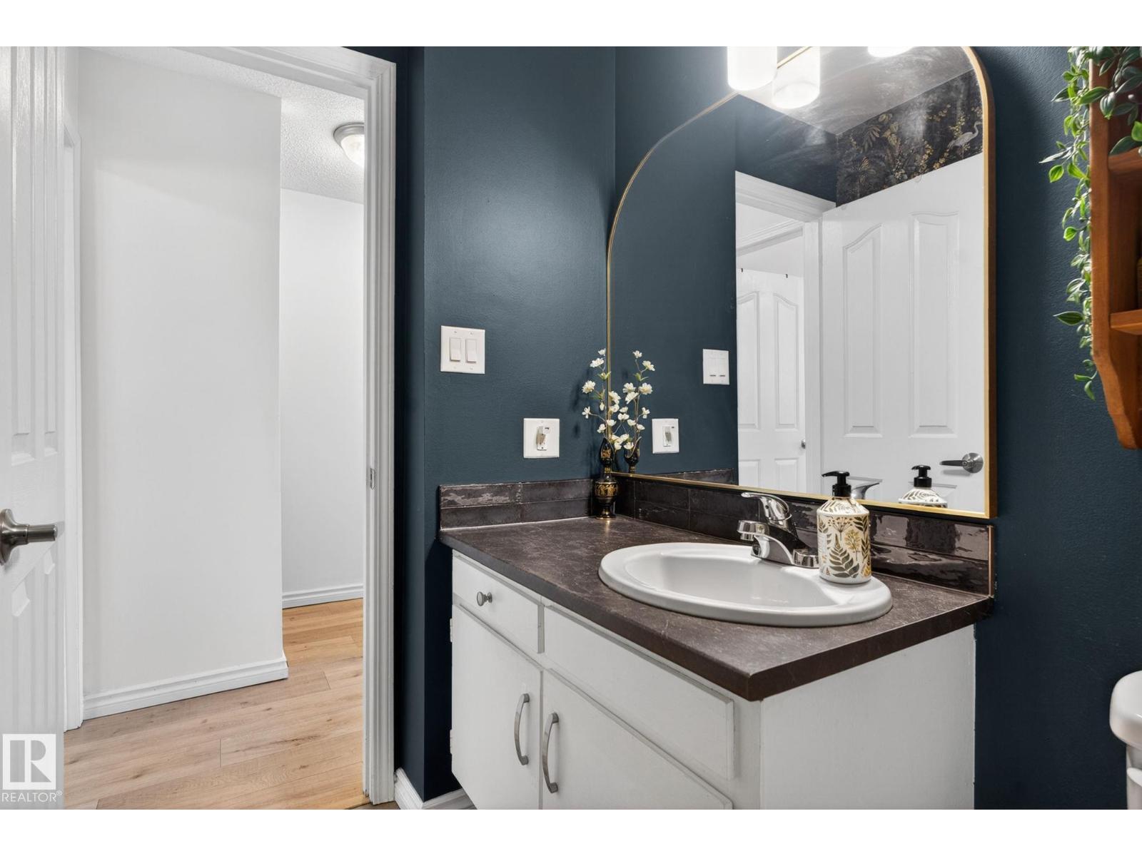 132 WOODSTOCK NW - 23