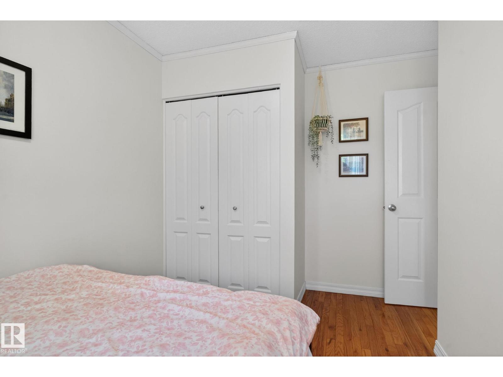 132 WOODSTOCK NW - 25