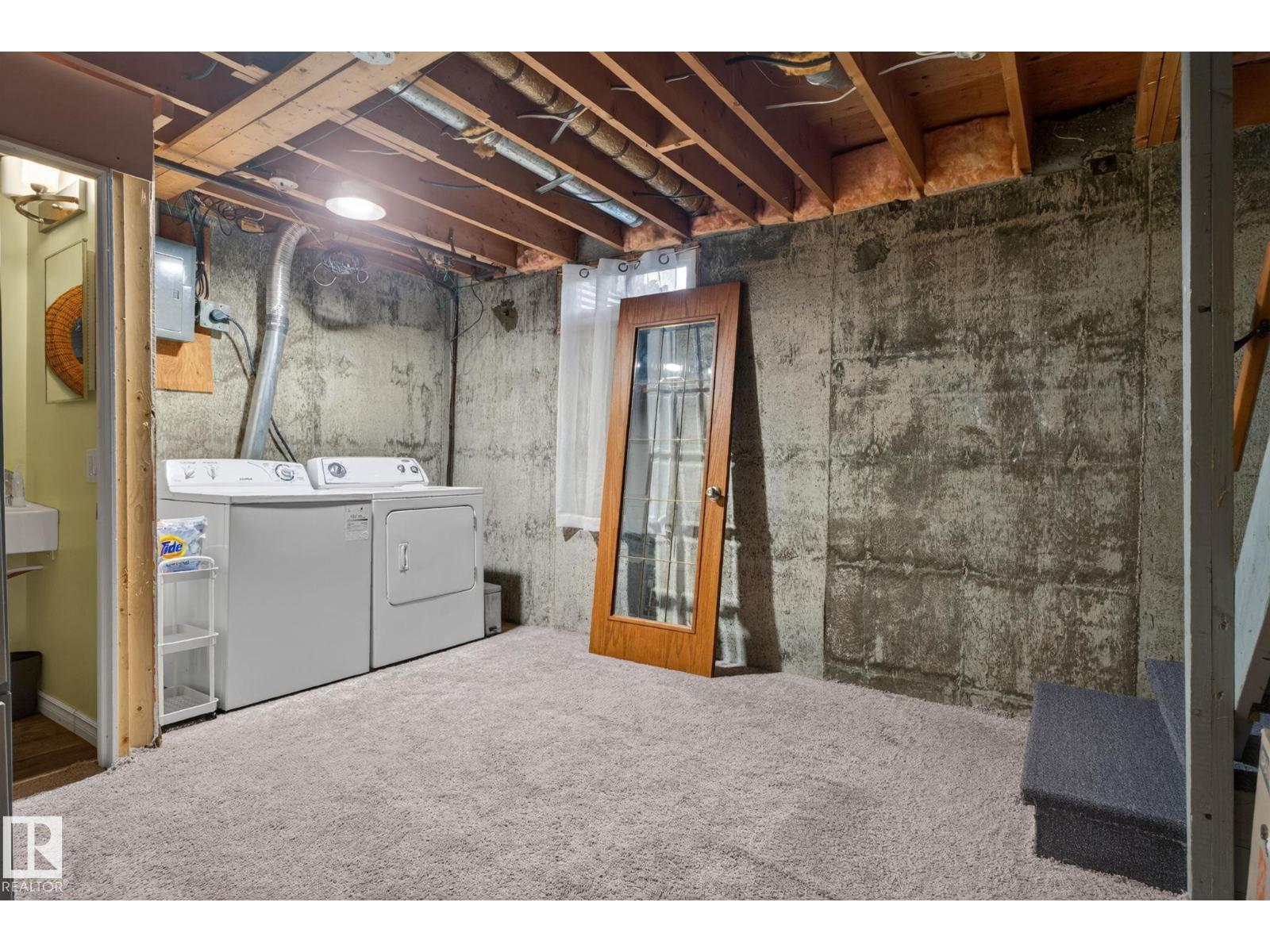 132 WOODSTOCK NW - 32