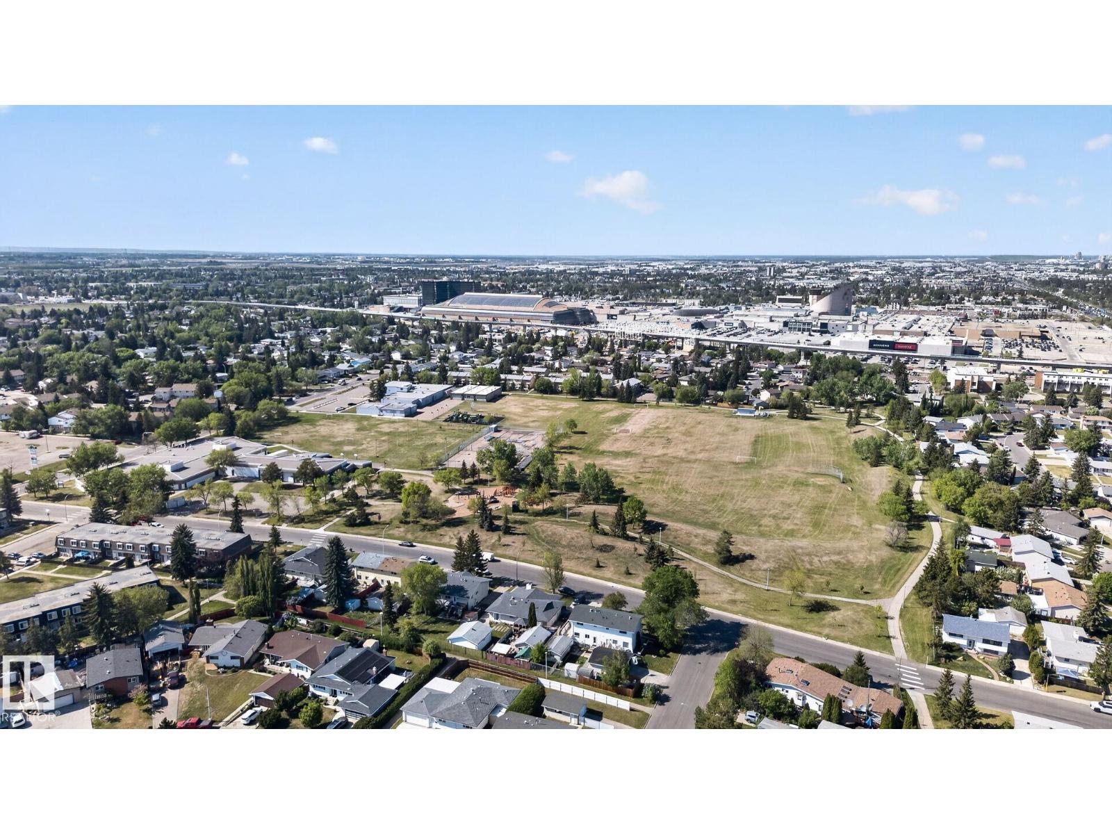 132 WOODSTOCK NW - 42