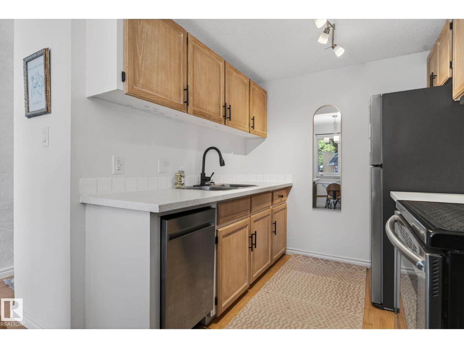 132 WOODSTOCK NW - 6