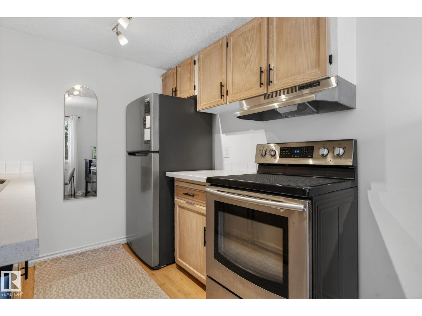 132 WOODSTOCK NW - 8