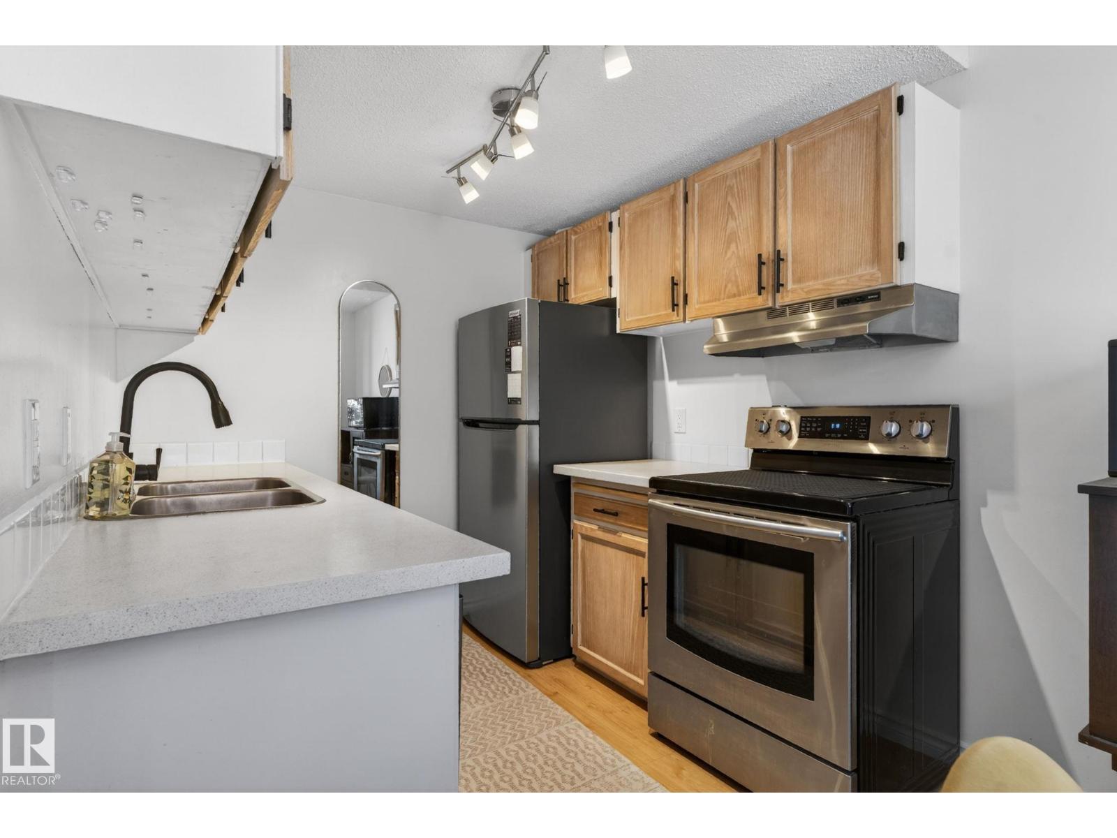 132 WOODSTOCK NW - 9