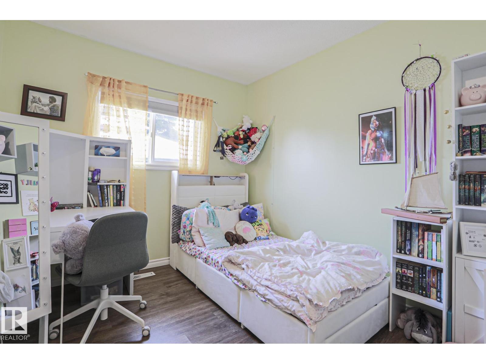 2 BEECHMONT AV - 20