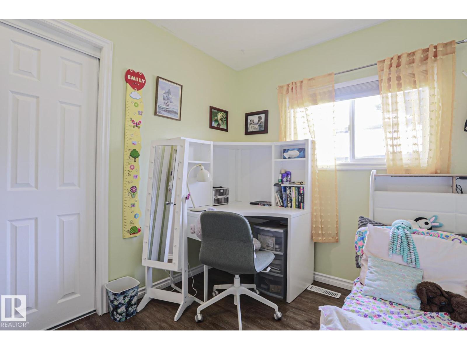 2 BEECHMONT AV - 21