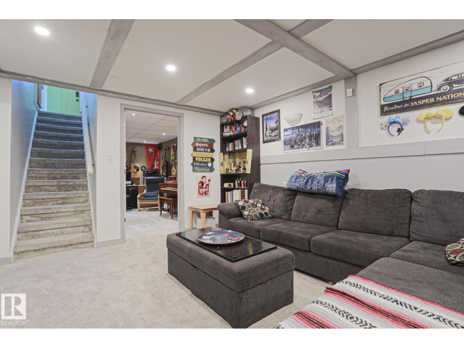 2 BEECHMONT AV - 31
