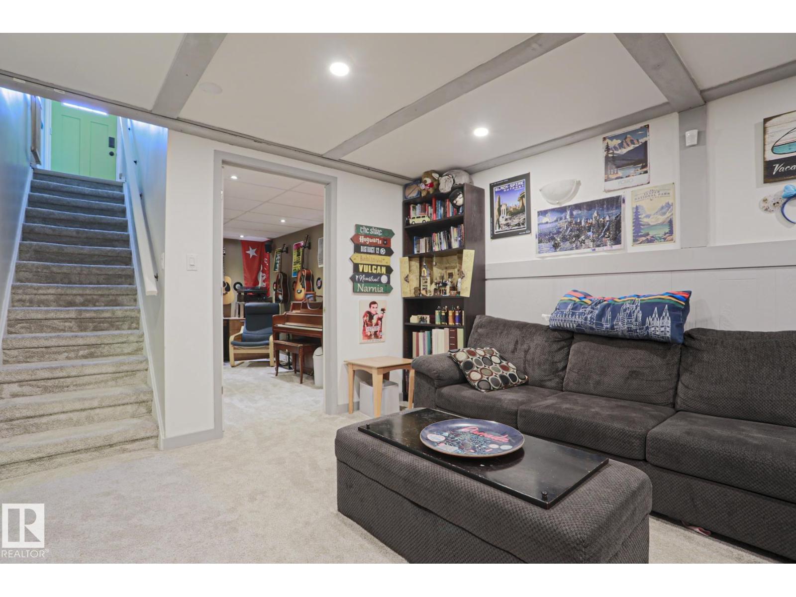 2 BEECHMONT AV - 37