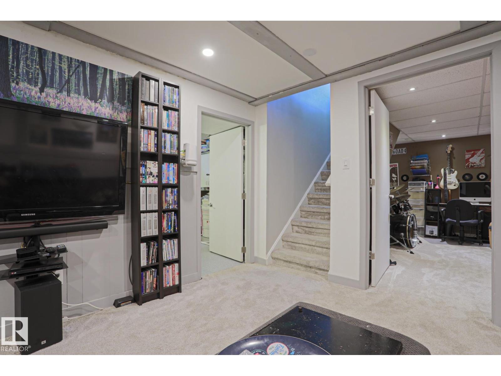 2 BEECHMONT AV - 42