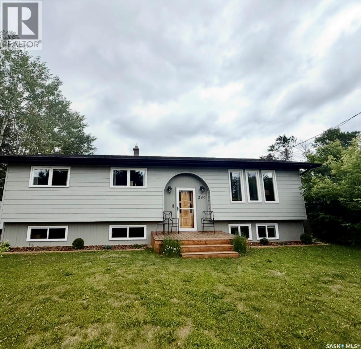 240 Dehavilland AVENUE - 1