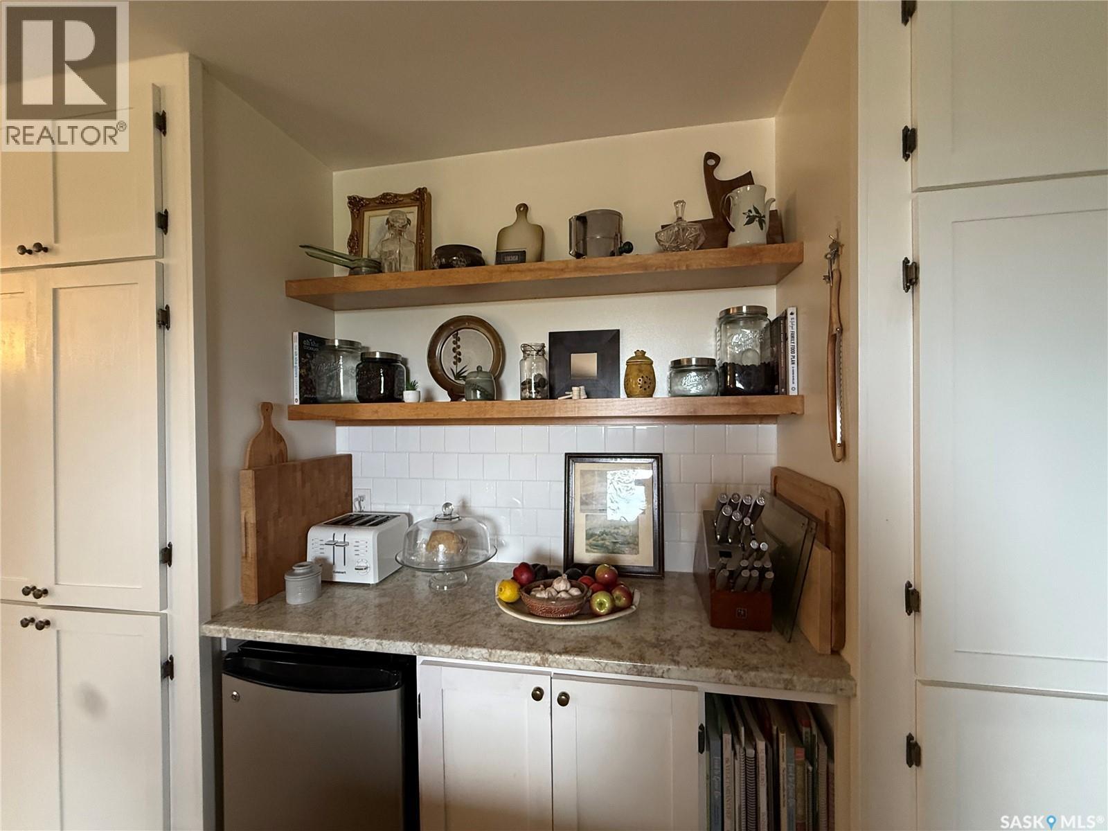 240 Dehavilland AVENUE - 10