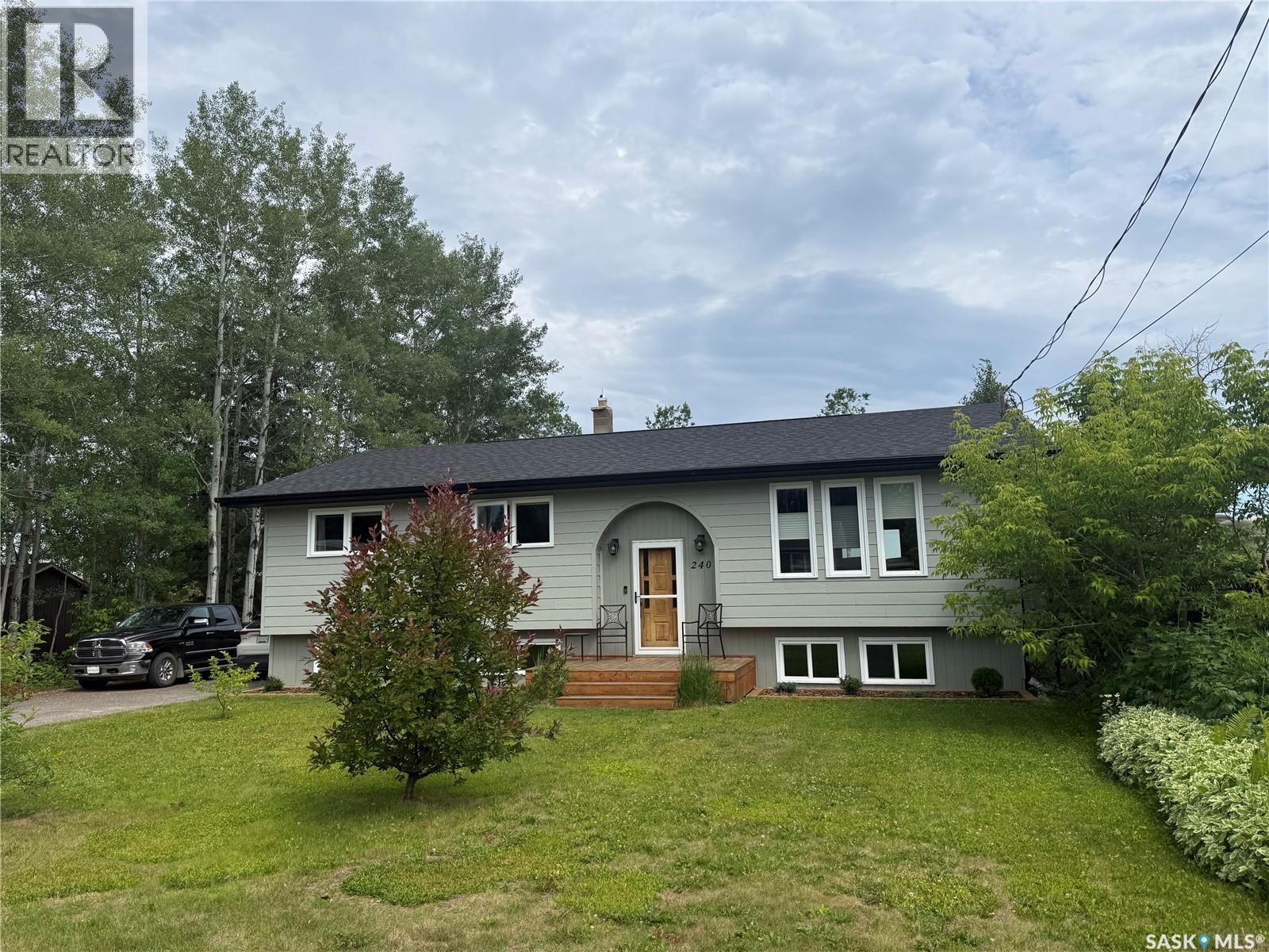 240 Dehavilland AVENUE - 3