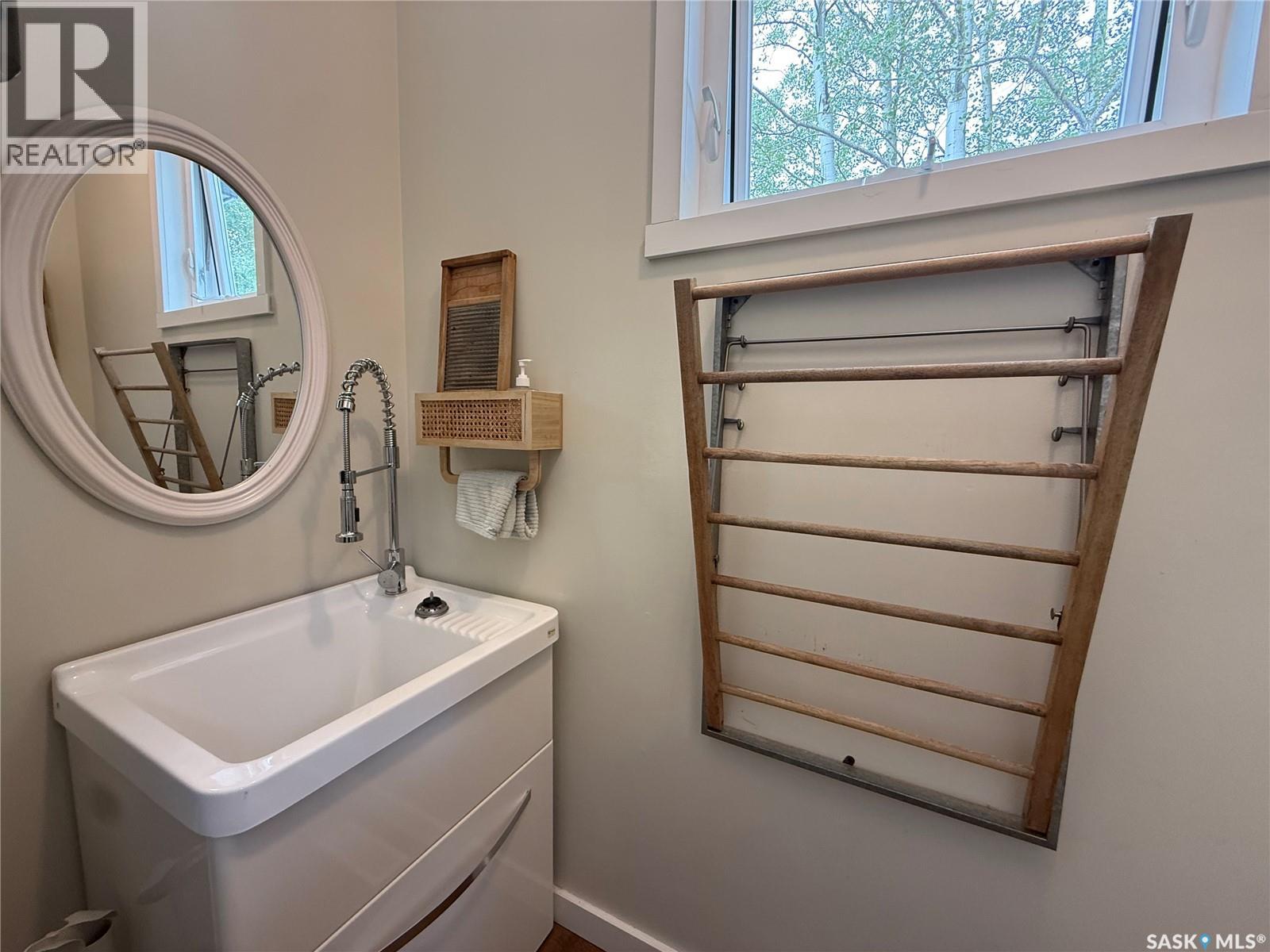 240 Dehavilland AVENUE - 36