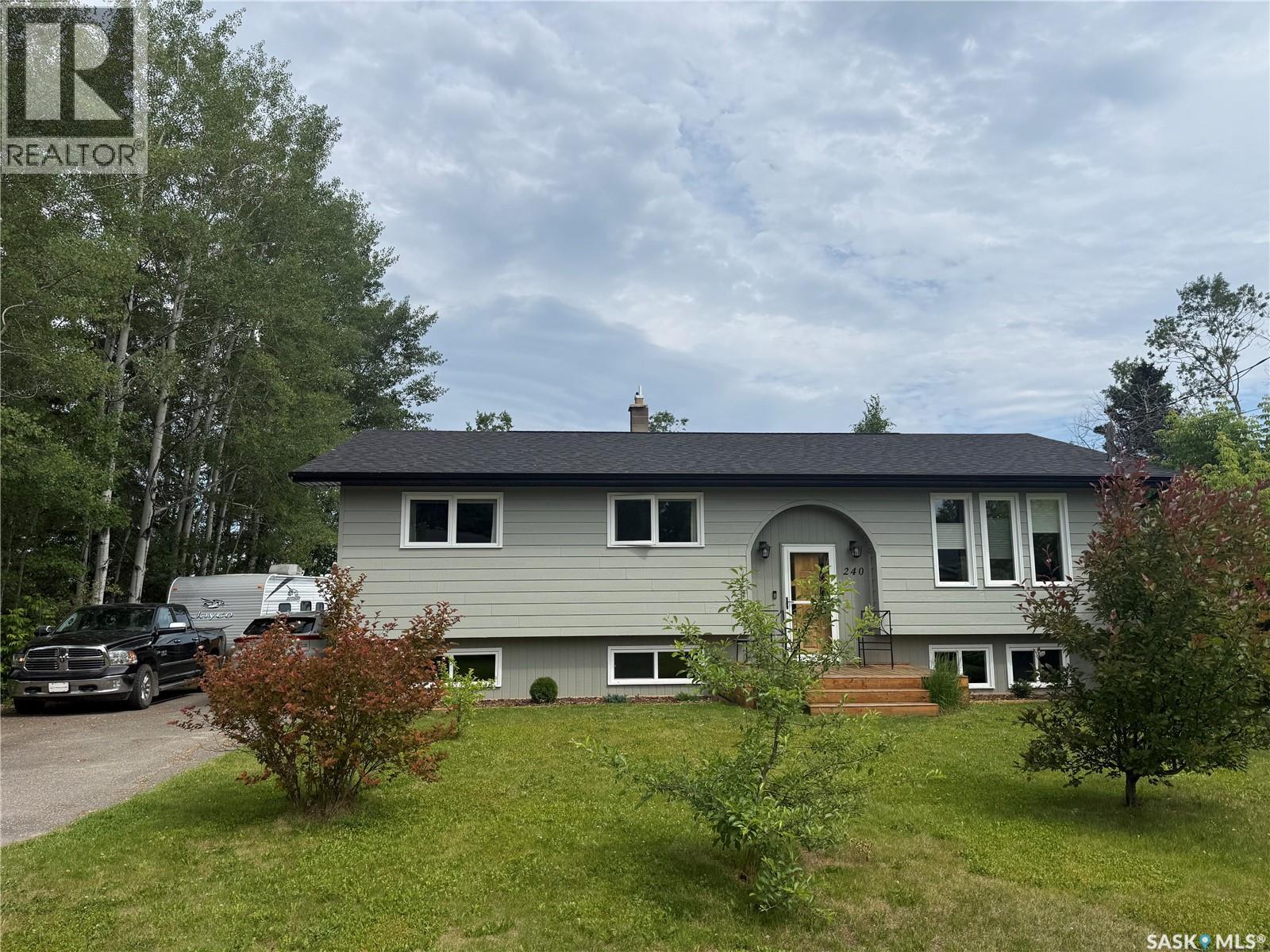240 Dehavilland AVENUE - 4