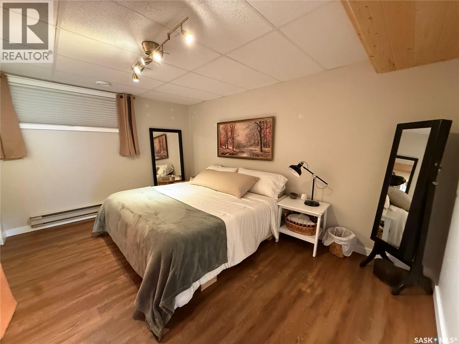 240 Dehavilland AVENUE - 50