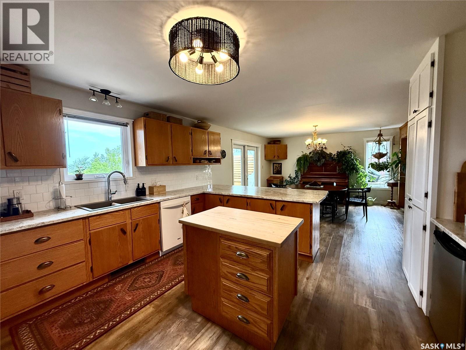 240 Dehavilland AVENUE - 6