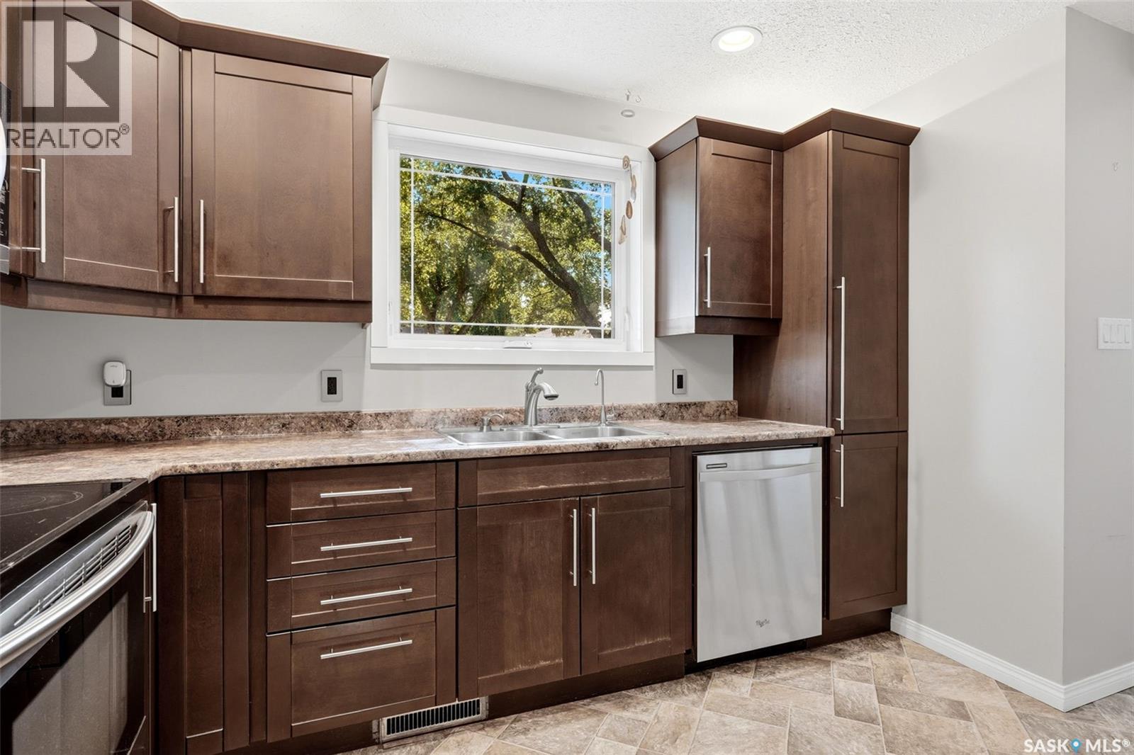 870 Royal STREET - Image 10