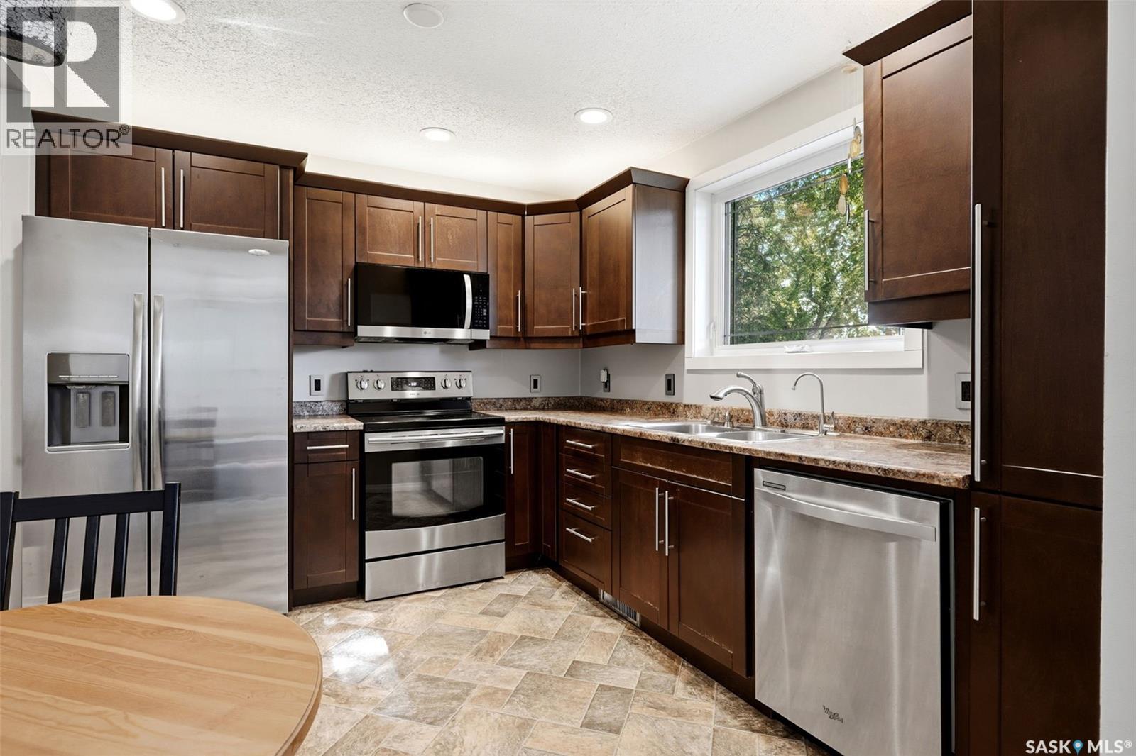 870 Royal STREET - Image 11