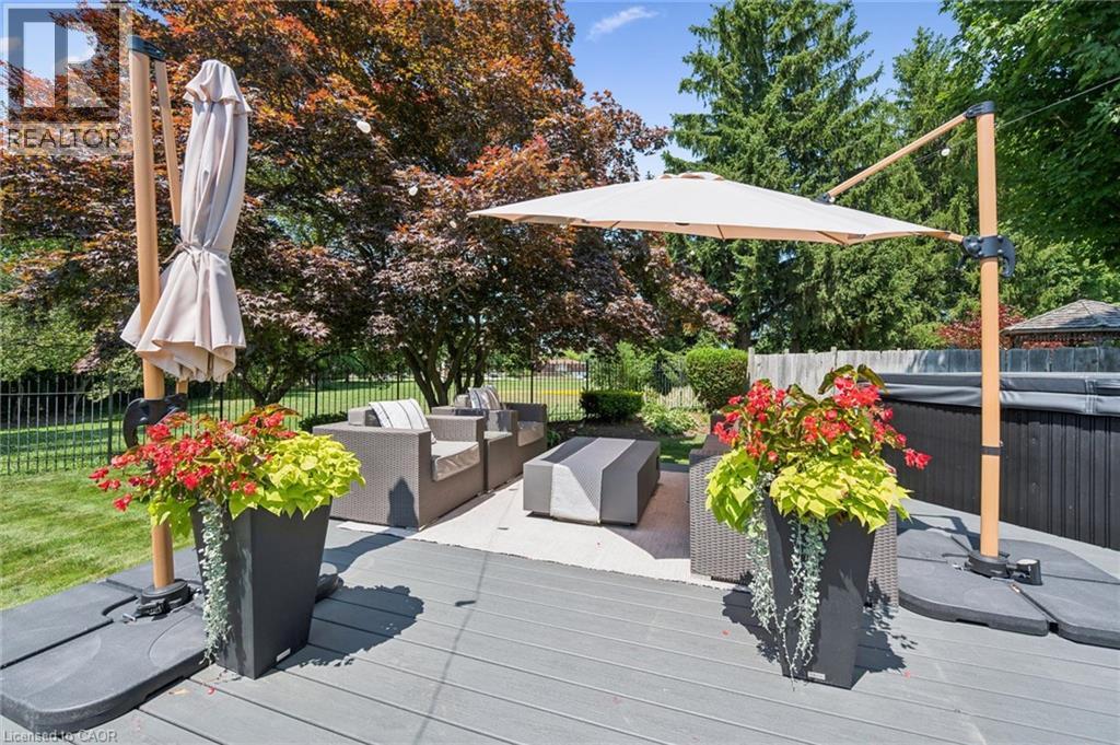 56 THORNRIDGE Crescent - 36