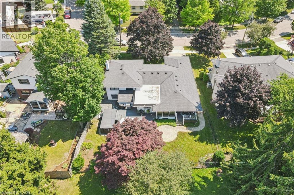 56 THORNRIDGE Crescent - 40