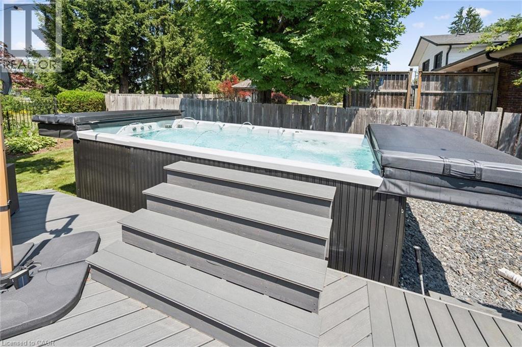 56 THORNRIDGE Crescent - 35