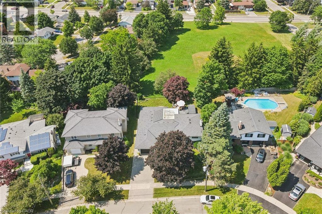 56 THORNRIDGE Crescent - 42