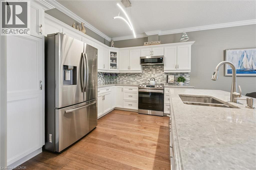 #11 20 ISHERWOOD Avenue - 12