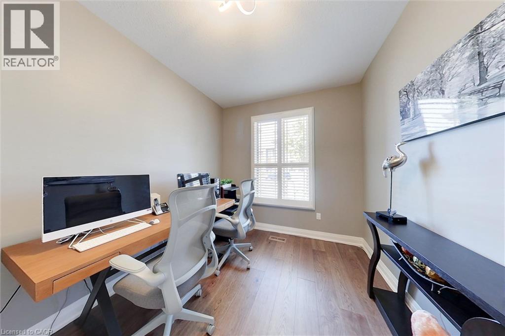 #11 20 ISHERWOOD Avenue - 25