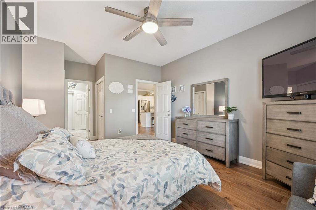 #11 20 ISHERWOOD Avenue - 20