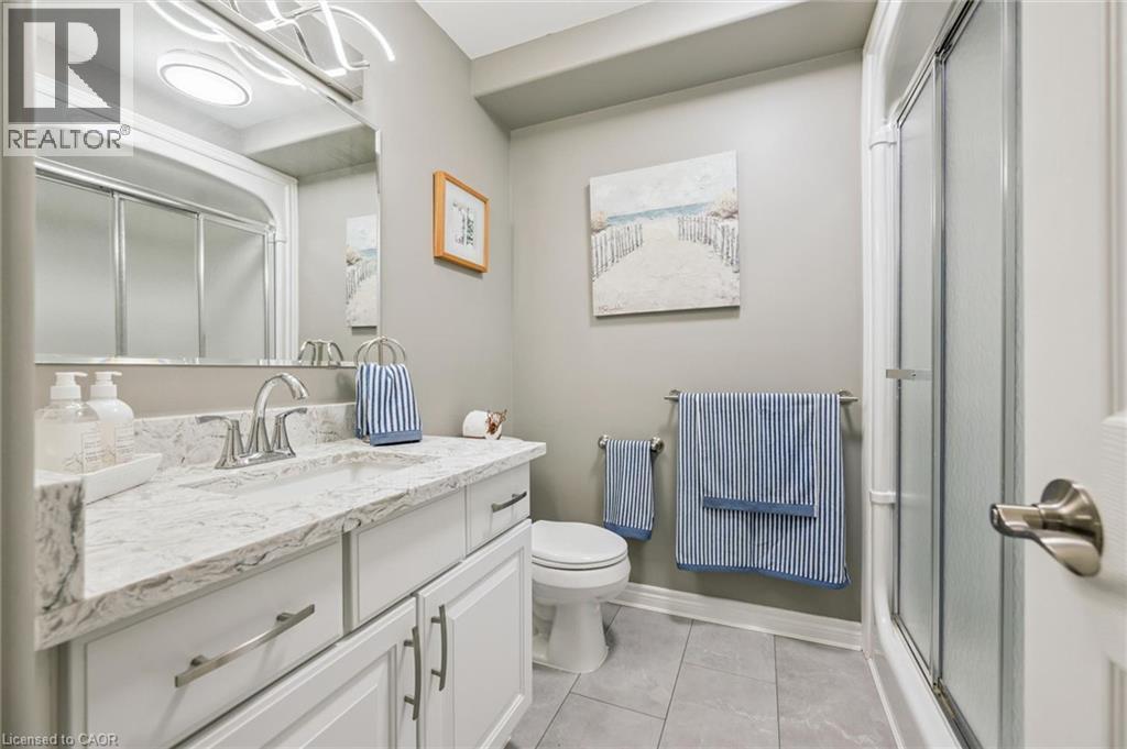 #11 20 ISHERWOOD Avenue - 37