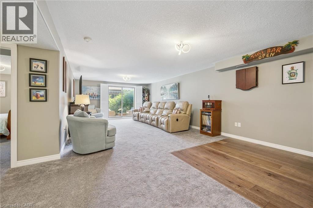 #11 20 ISHERWOOD Avenue - 28