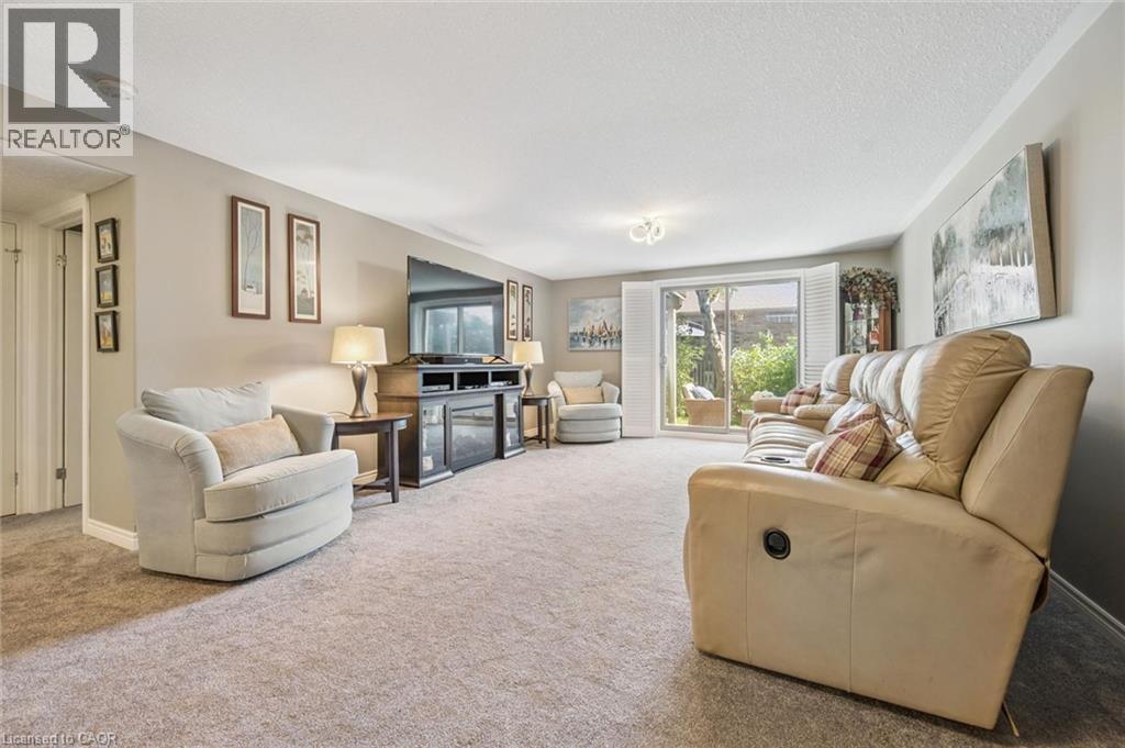 #11 20 ISHERWOOD Avenue - 31