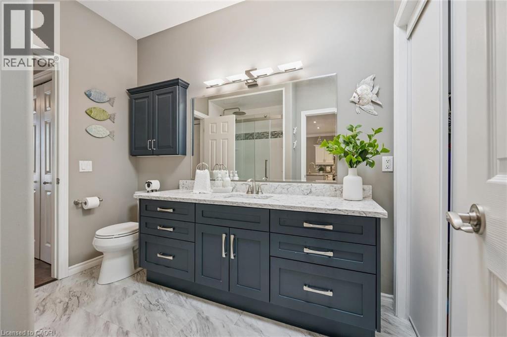 #11 20 ISHERWOOD Avenue - 21