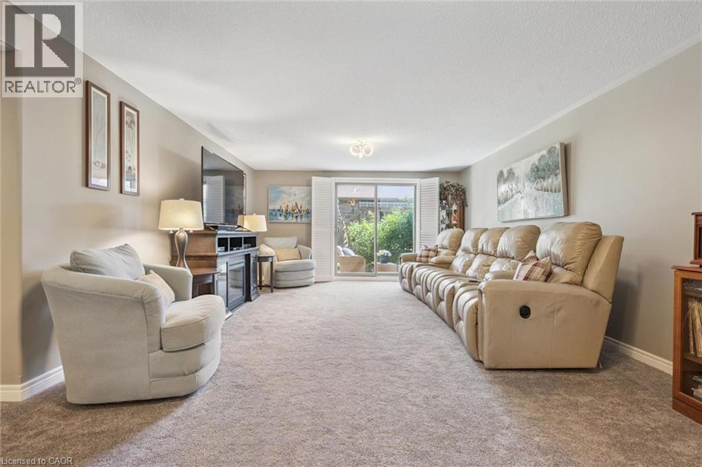 #11 20 ISHERWOOD Avenue - 30