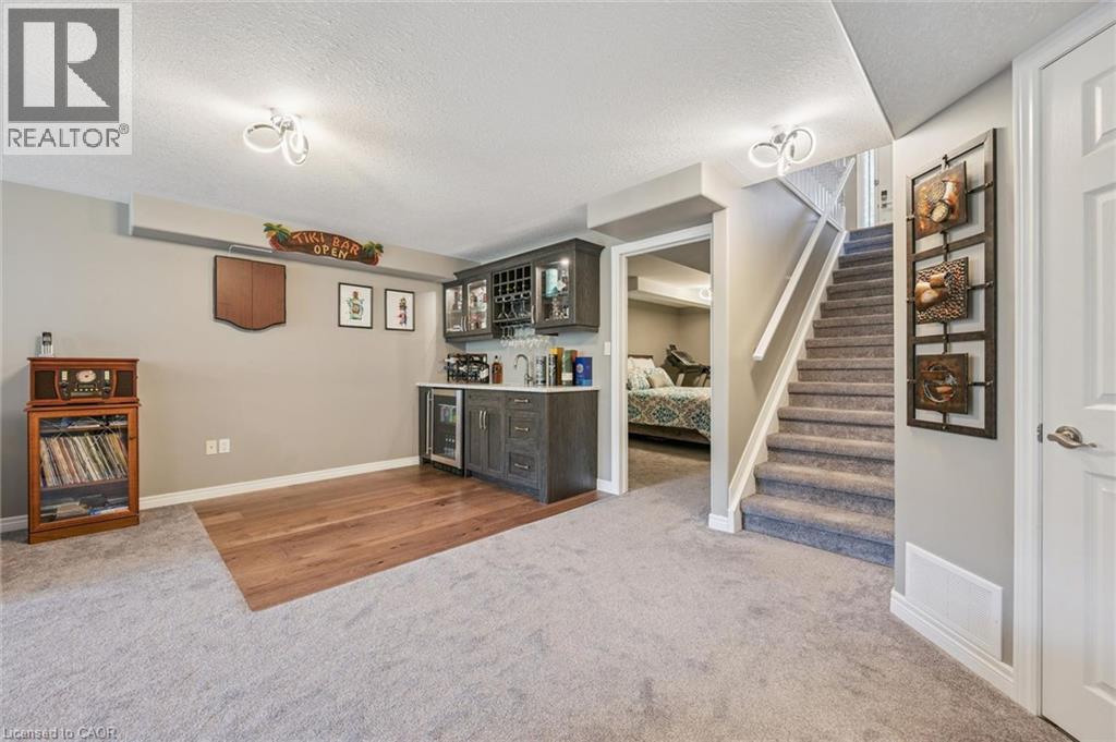 #11 20 ISHERWOOD Avenue - 26