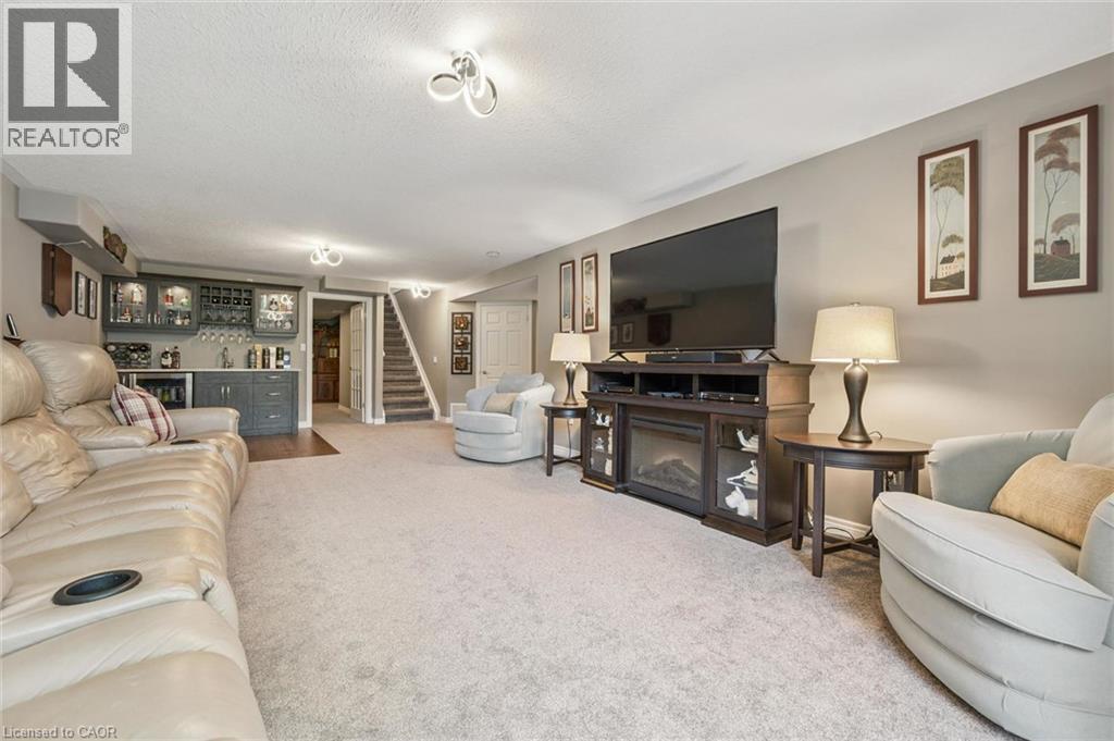 #11 20 ISHERWOOD Avenue - 32