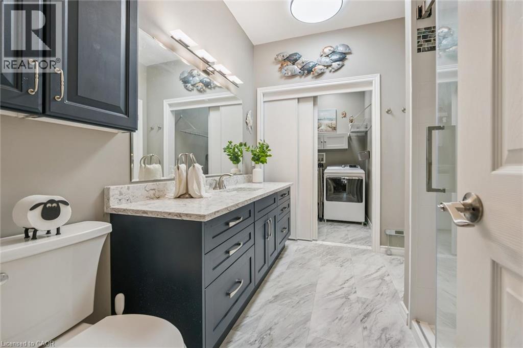#11 20 ISHERWOOD Avenue - 23