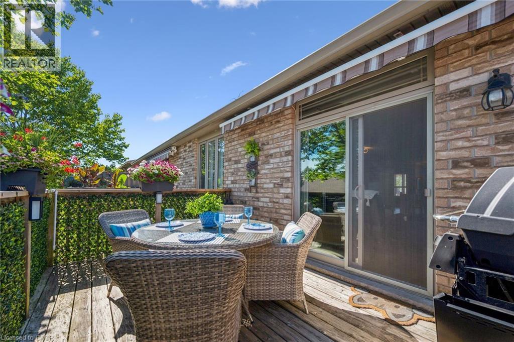#11 20 ISHERWOOD Avenue - 41