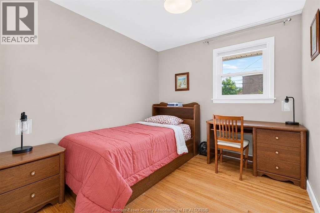 3621 MCKAY AVENUE - 16