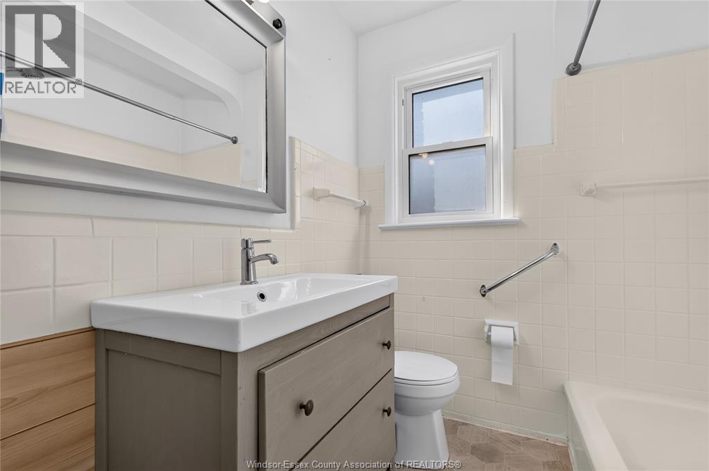 3621 MCKAY AVENUE - 18