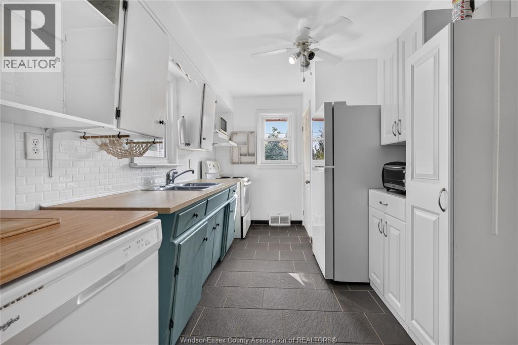 3621 MCKAY AVENUE - 19