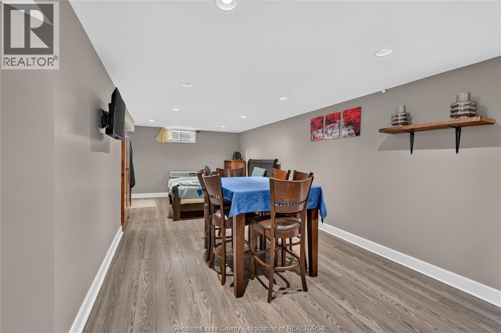 3621 MCKAY AVENUE - 27