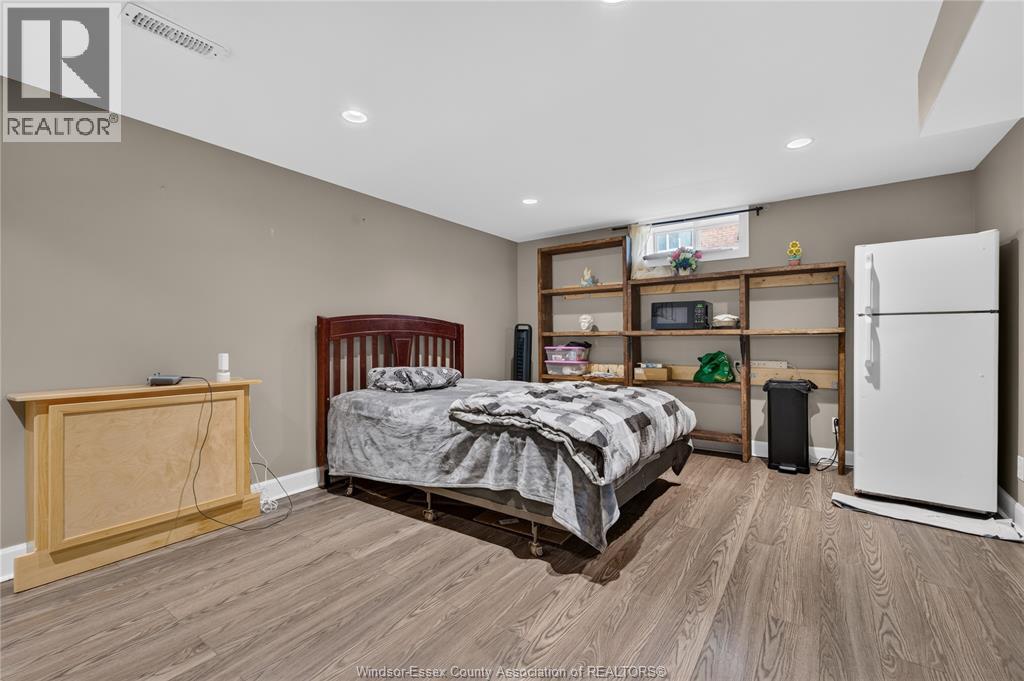 3621 MCKAY AVENUE - 28