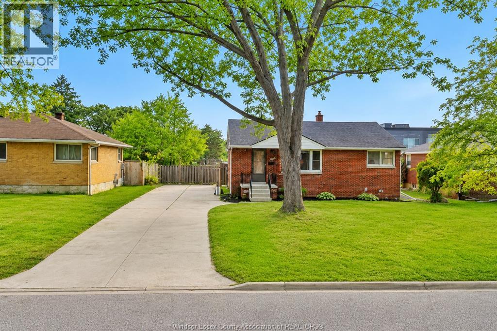 3621 MCKAY AVENUE - 3