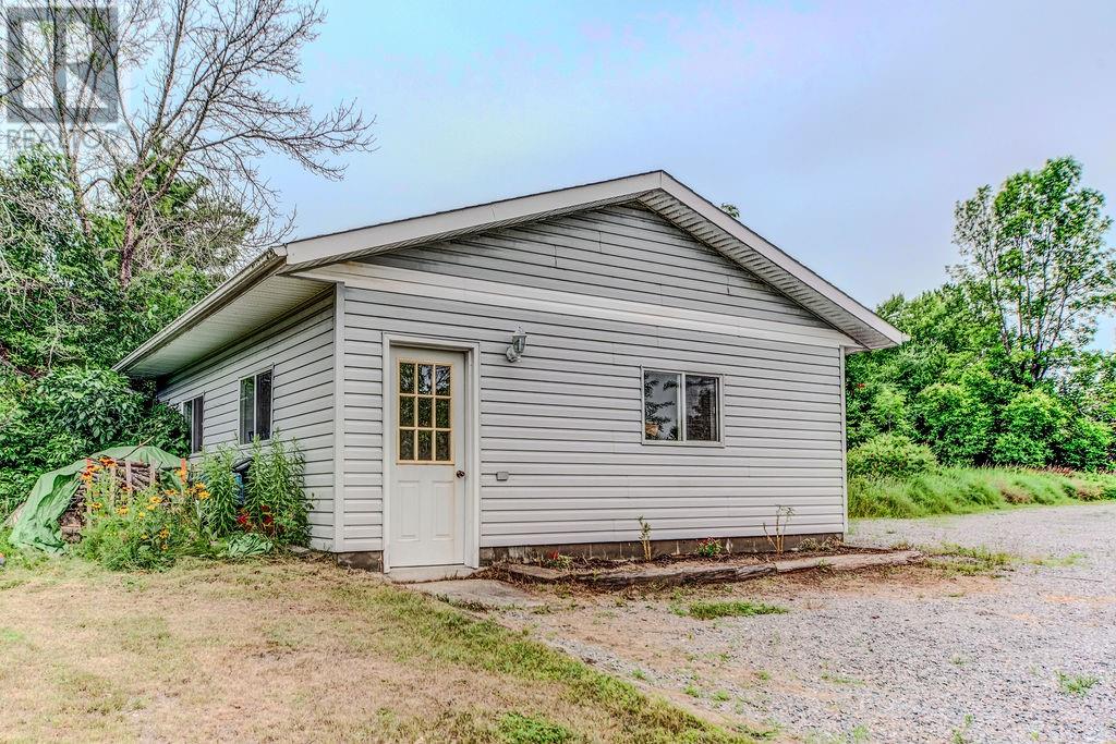 592 A Lake Road - 8