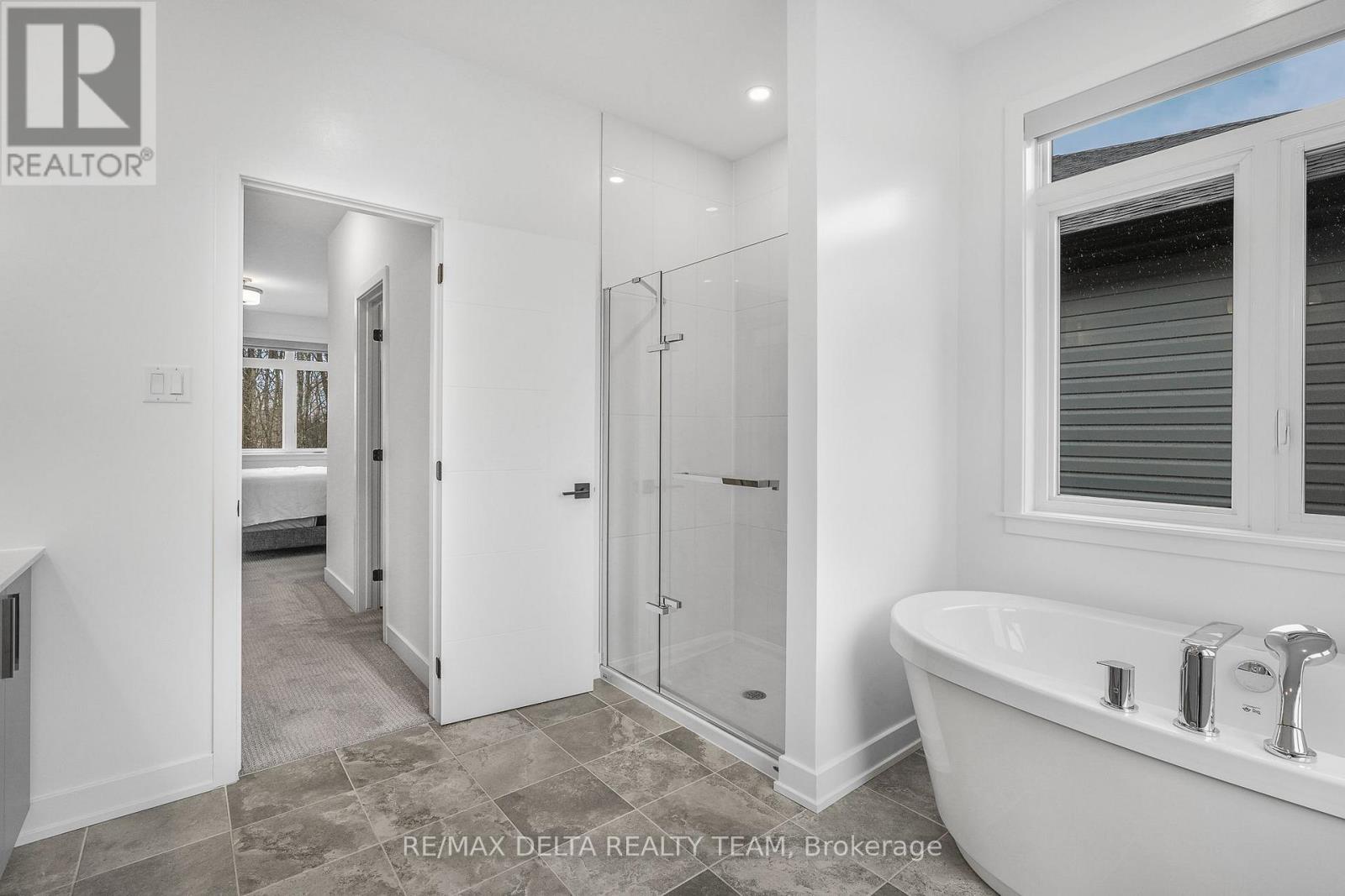 39 ANGEL HEIGHTS - 31