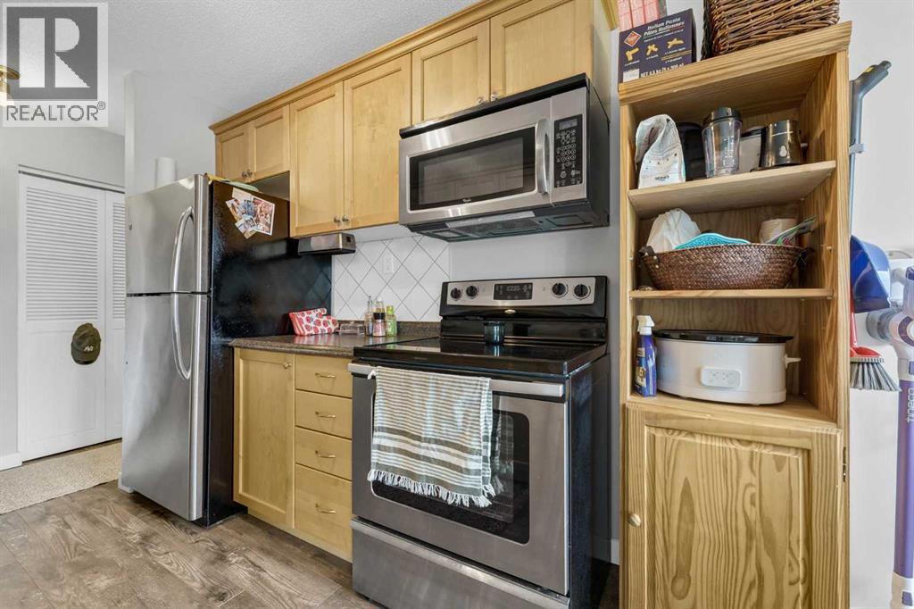 #6 512 McCutcheon Drive NW - 10