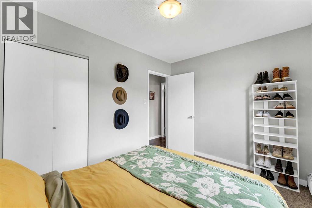 #6 512 McCutcheon Drive NW - 19